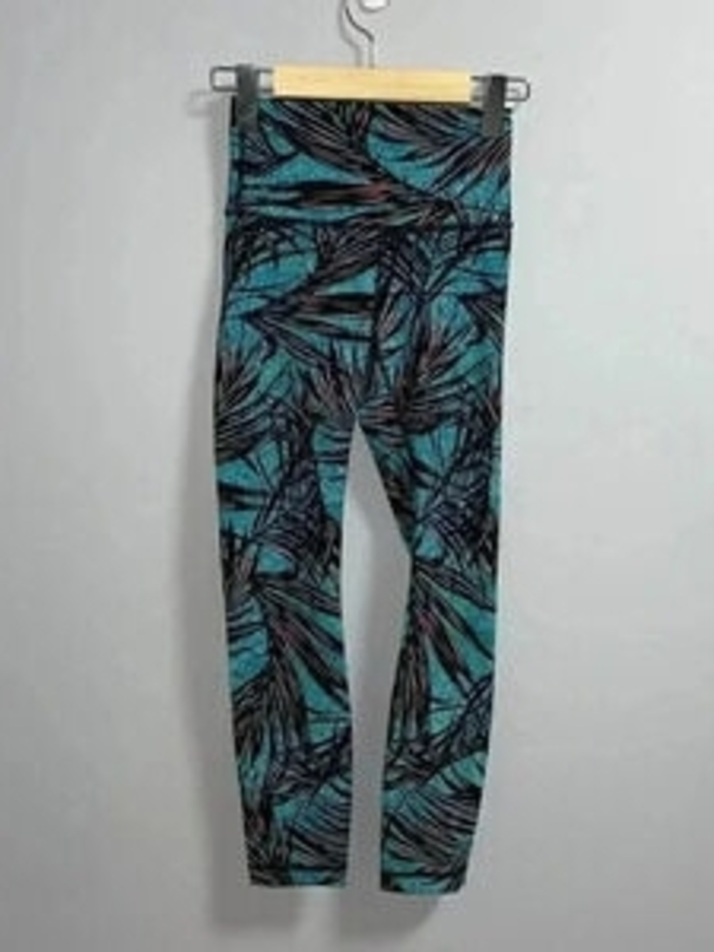 lululemon athletica Teal & Black Leaf-Print High-Rise Leggings - Picture 3 of 4
